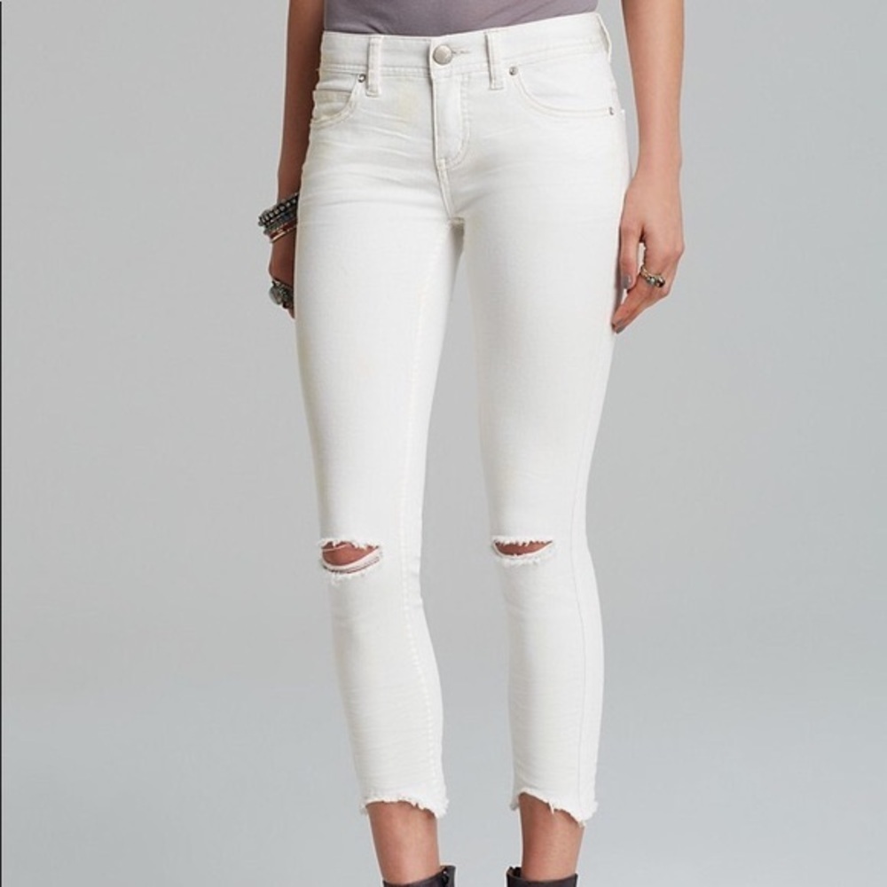FREE PEOPLE Busted Knee White Destroyed Ankle Jean 27